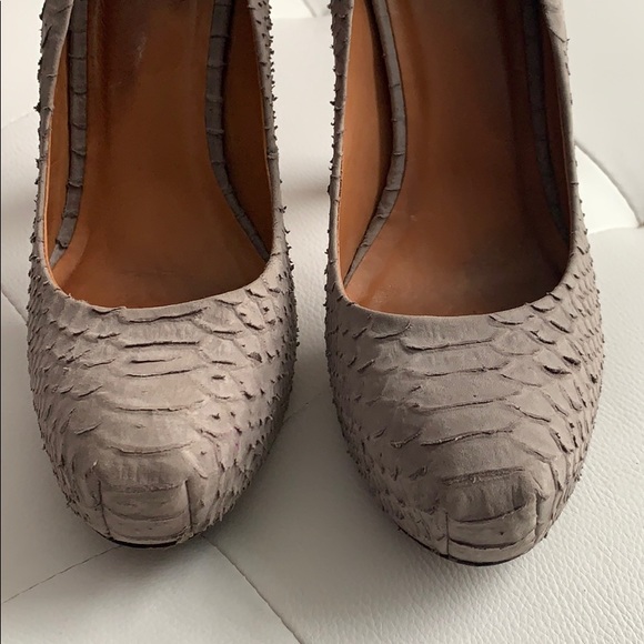 Grey, leather, distressed snake skin pumps - Picture 4 of 4